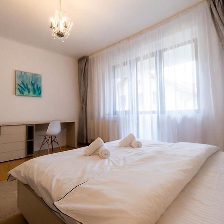 Ardor Apt - Bright And Secluded Apartment In The Heart Of Old Town Braşov Esterno foto