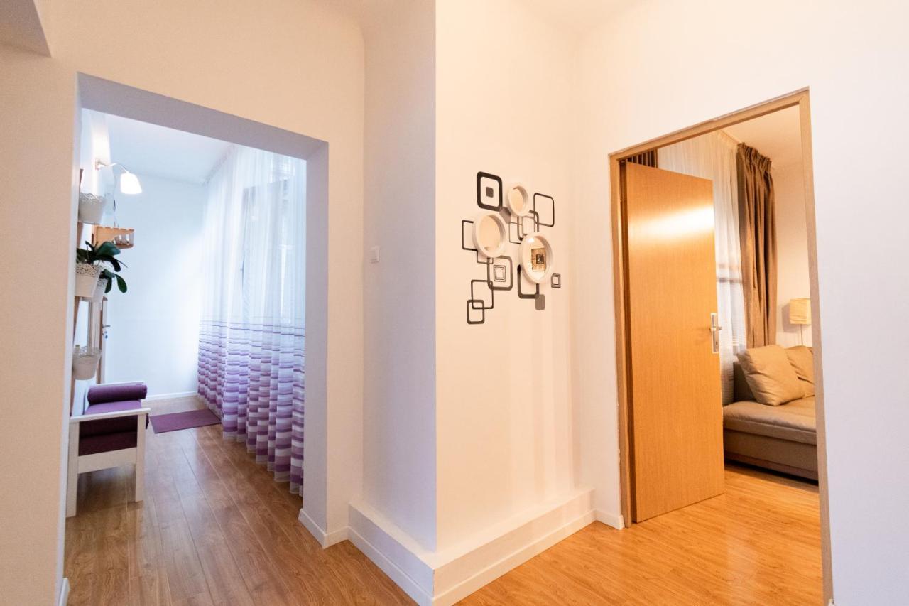 Ardor Apt - Bright And Secluded Apartment In The Heart Of Old Town Braşov Esterno foto