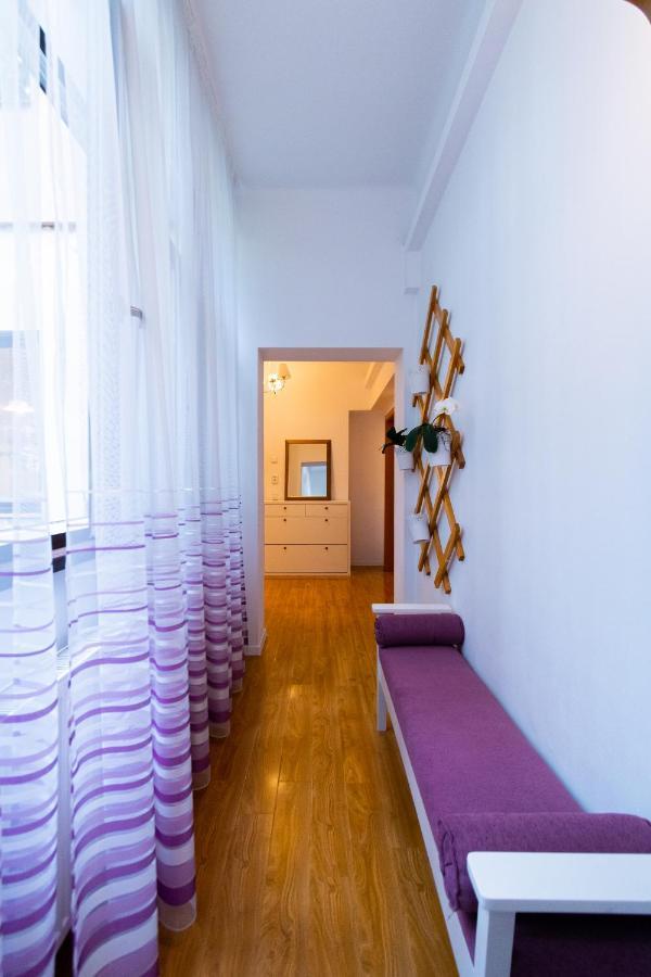 Ardor Apt - Bright And Secluded Apartment In The Heart Of Old Town Braşov Esterno foto