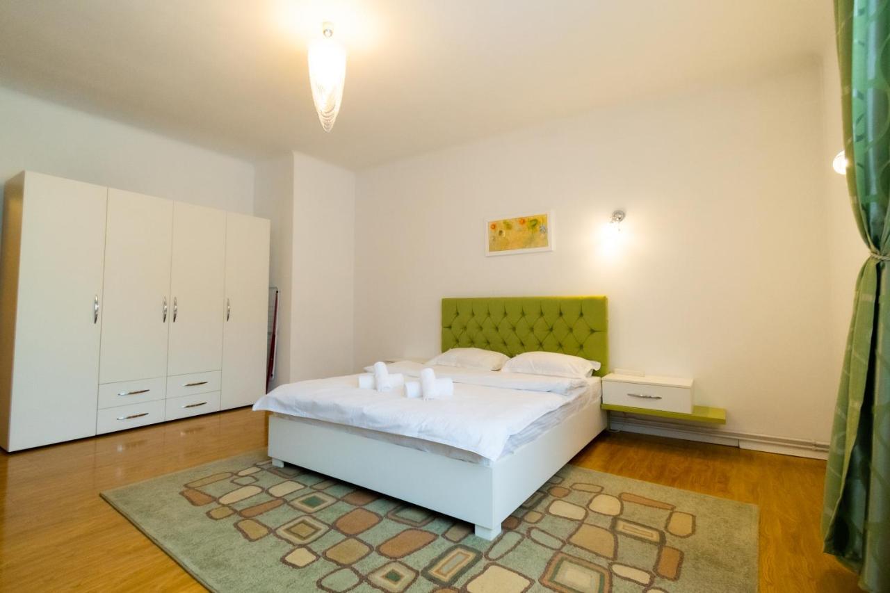 Ardor Apt - Bright And Secluded Apartment In The Heart Of Old Town Braşov Esterno foto