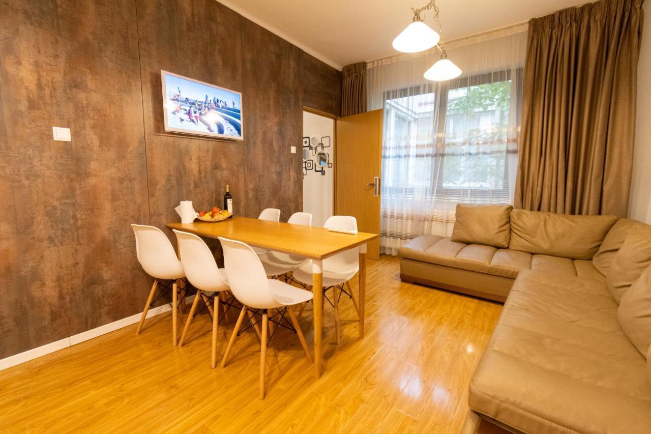 Ardor Apt - Bright And Secluded Apartment In The Heart Of Old Town Braşov Esterno foto